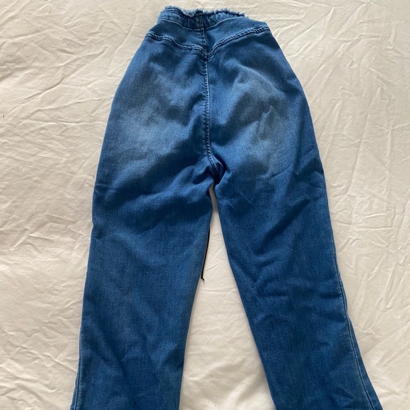 I Am Gia V-Line Jeans - Picture 5 of 6